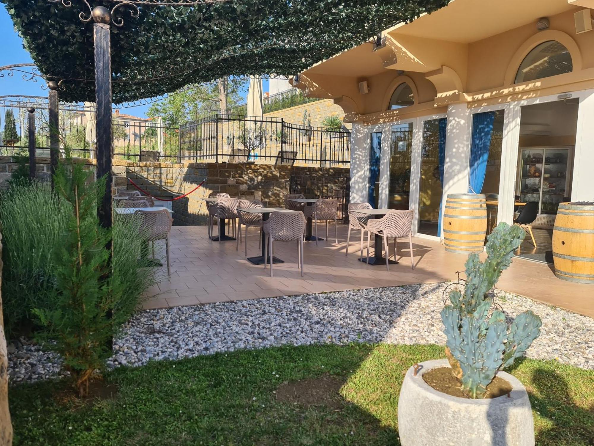 Hotel Stara Sola - Oleander Resort Korte Dış mekan fotoğraf